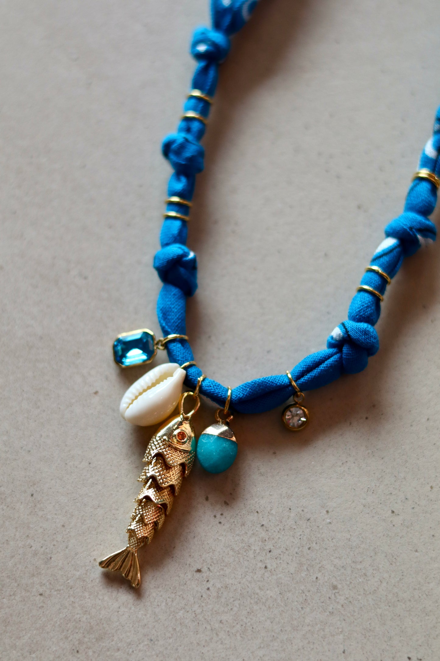 Collier Badhnati poisson