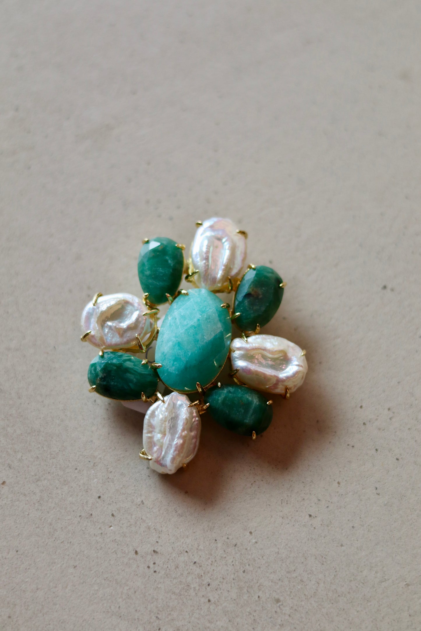 Broche Dila