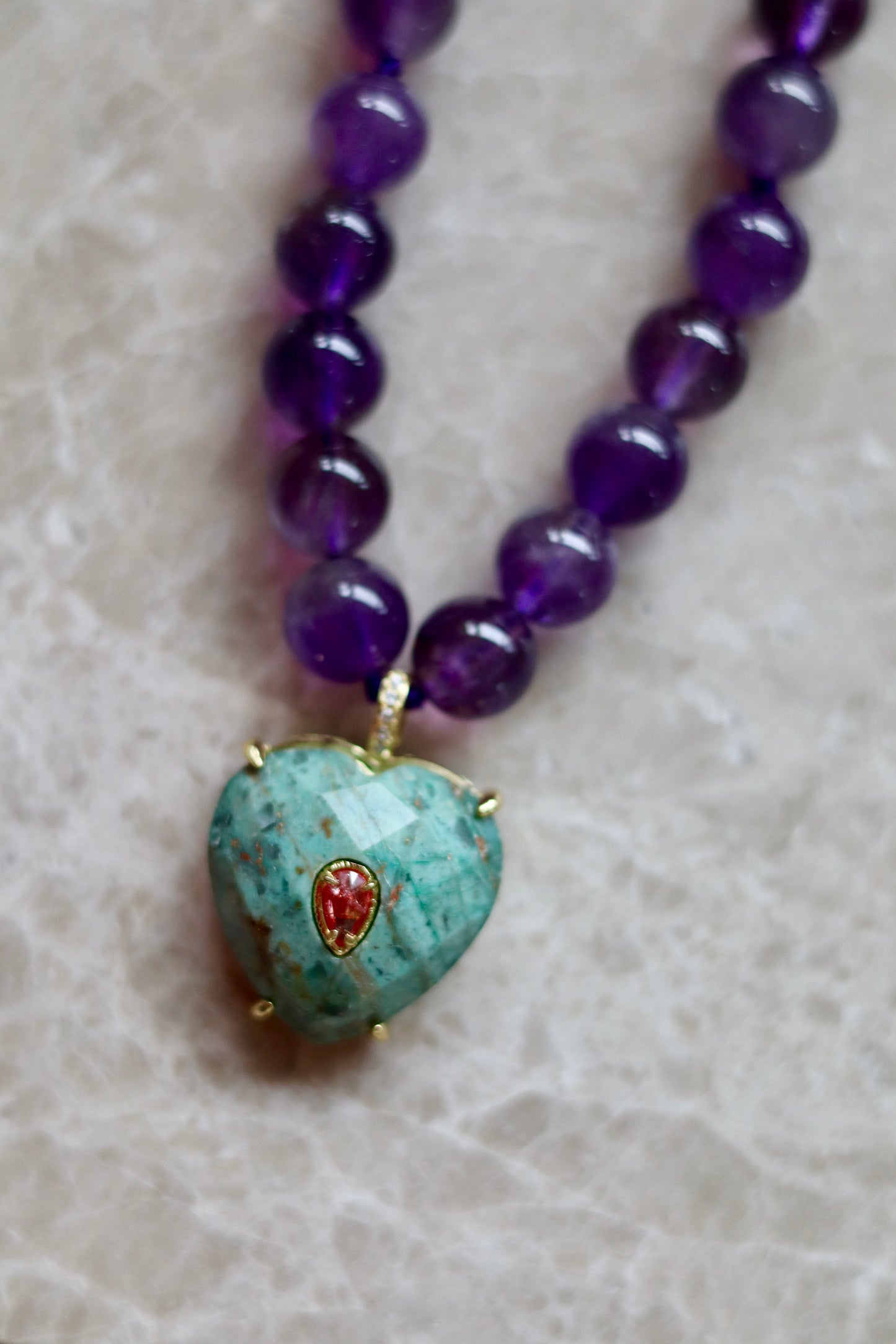 Collier Lufi