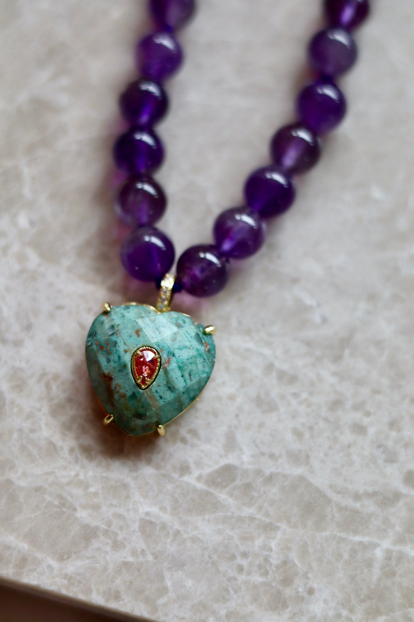 Collier Lufi