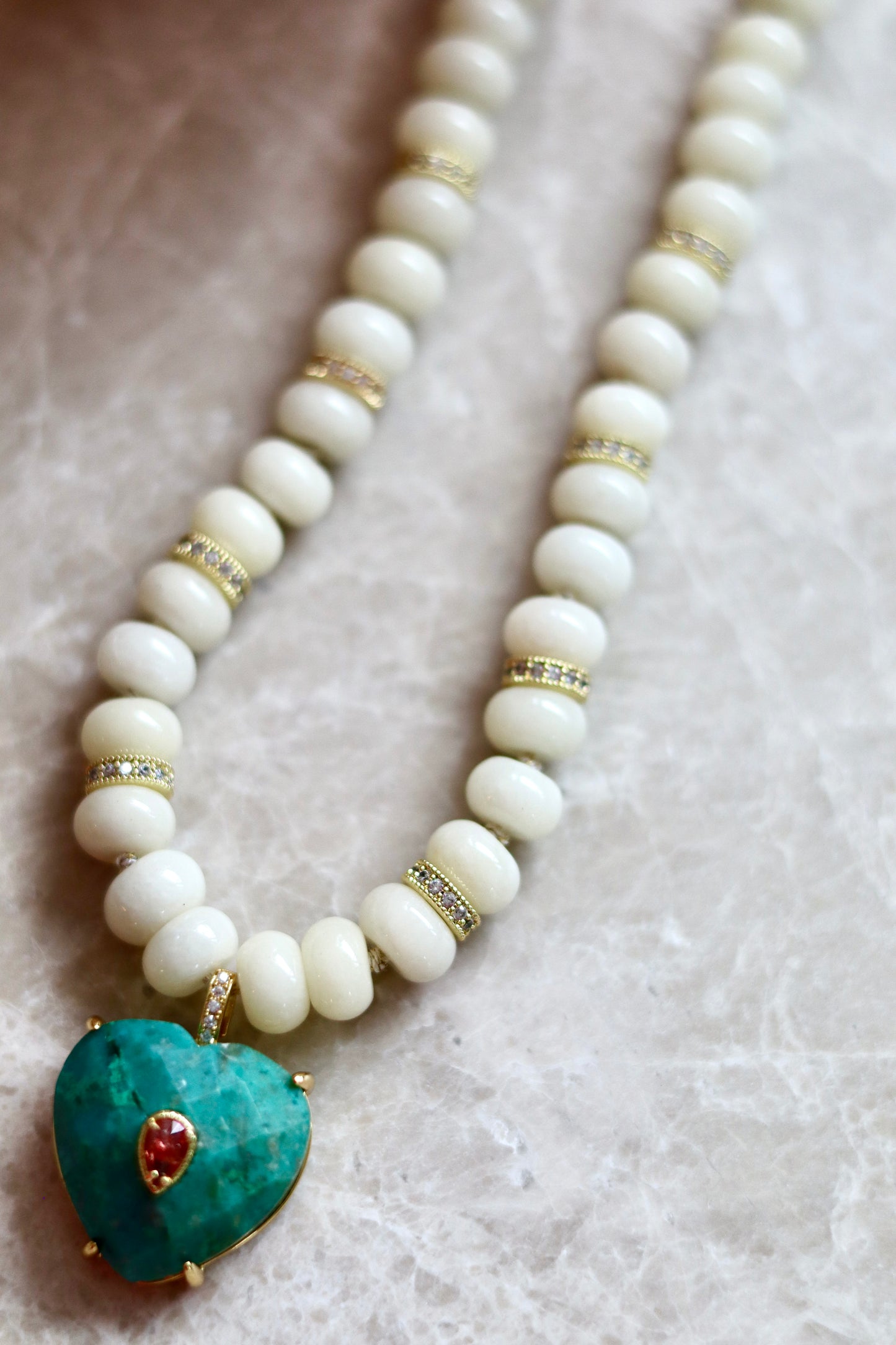 Collier Hili