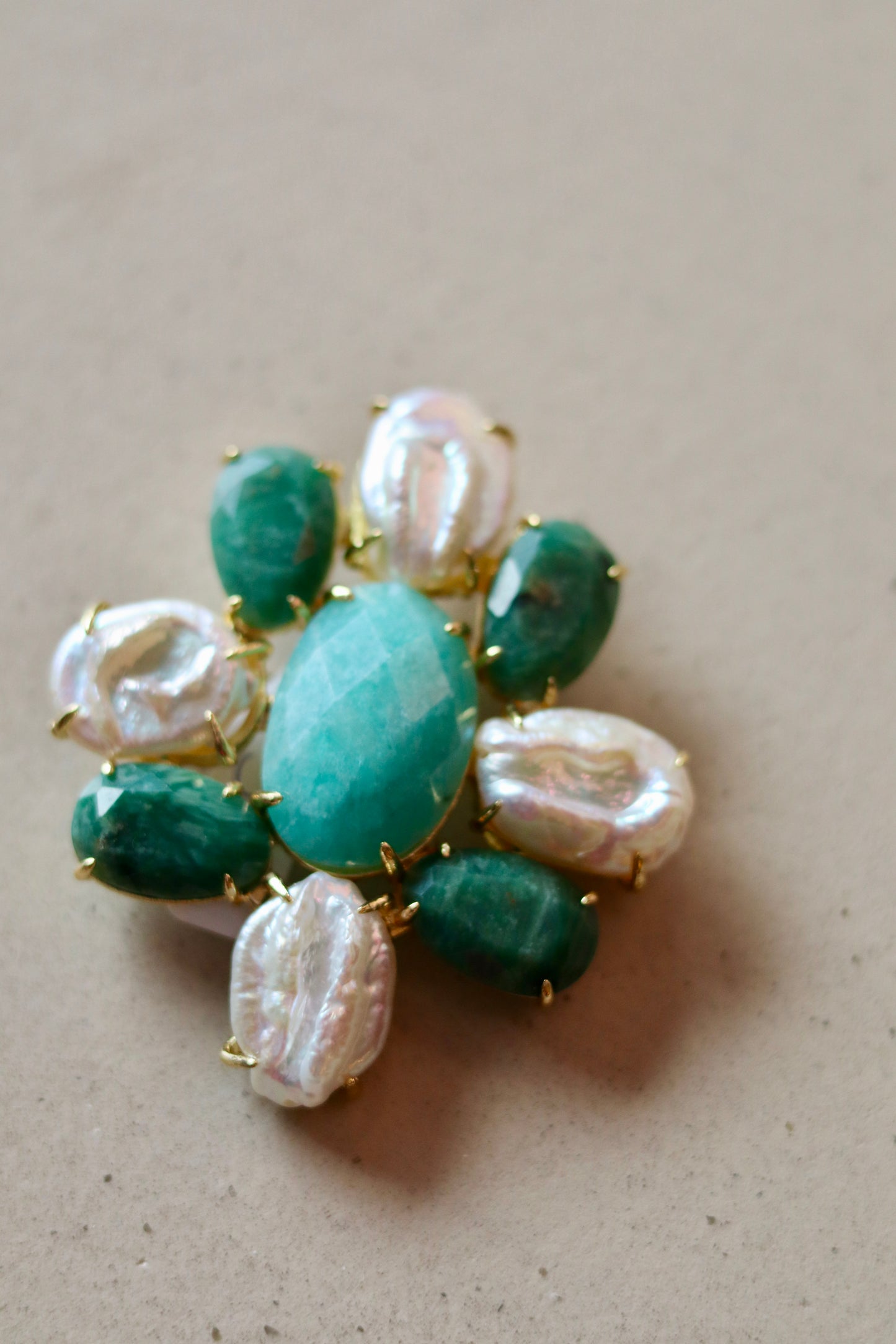 Broche Dila